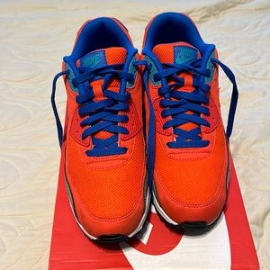 Nike Air Max Essential size 10.5